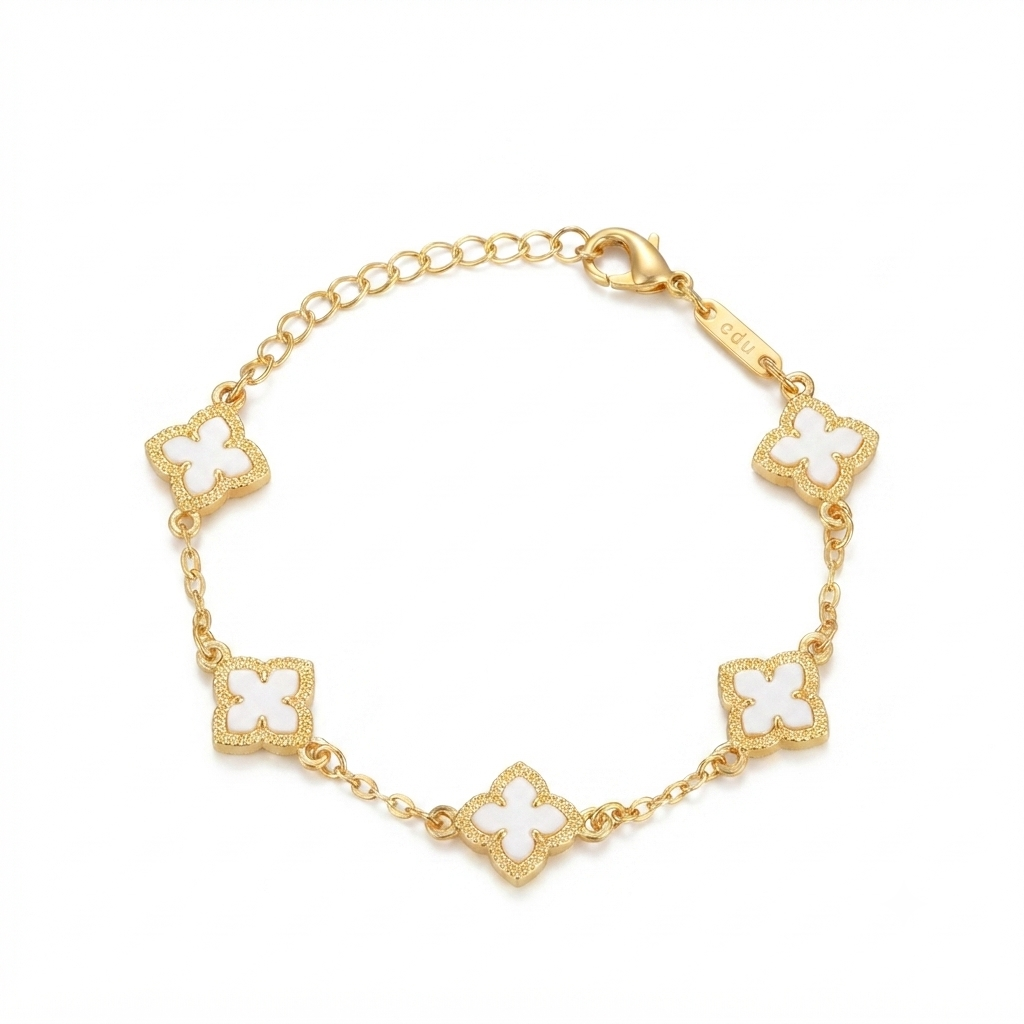 Kleeblatt-Armband im minimalistischen Design