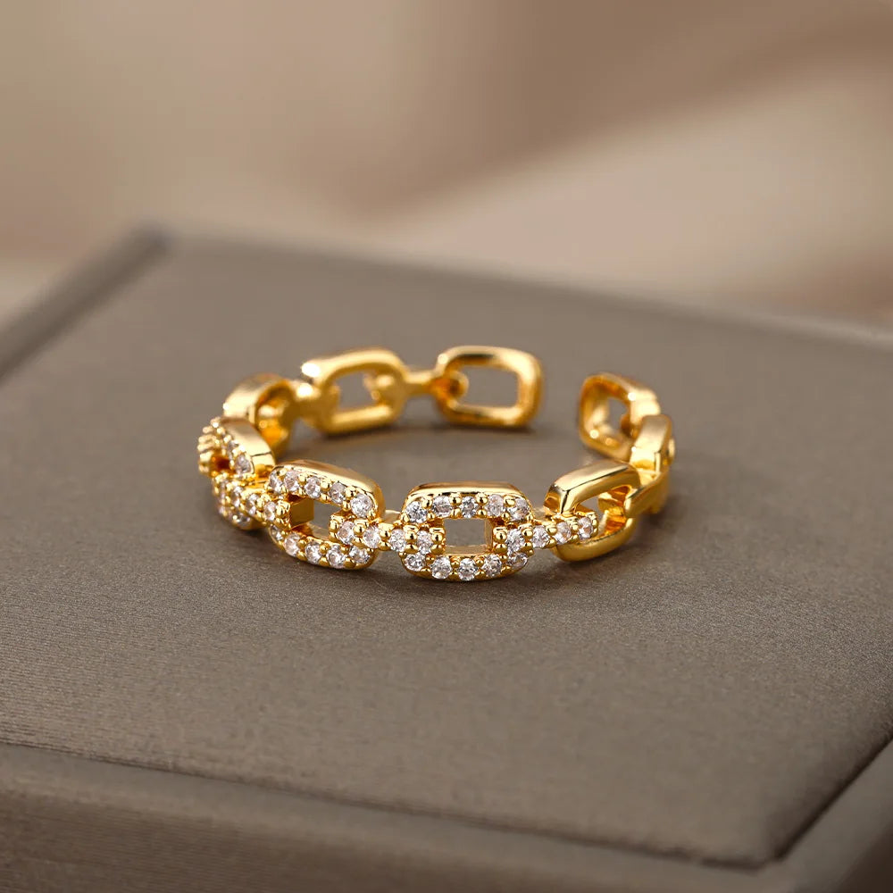 Gedrehter Edelstahlring mit Zirkonia