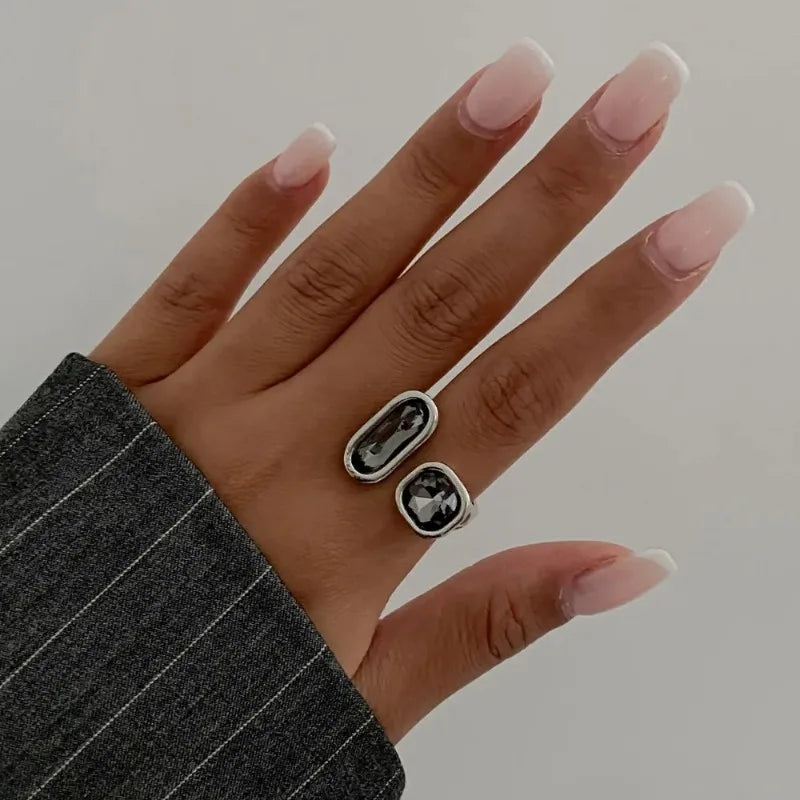 Offener Ring mit Kristall-Detail