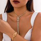 Schmuckset mit Schlangenkette und Ohrhängern