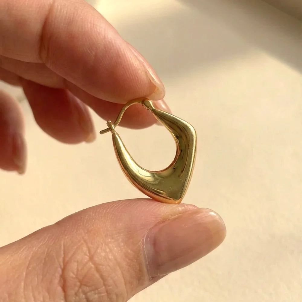 Quadratische Creolen aus 18K vergoldetem Edelstahl