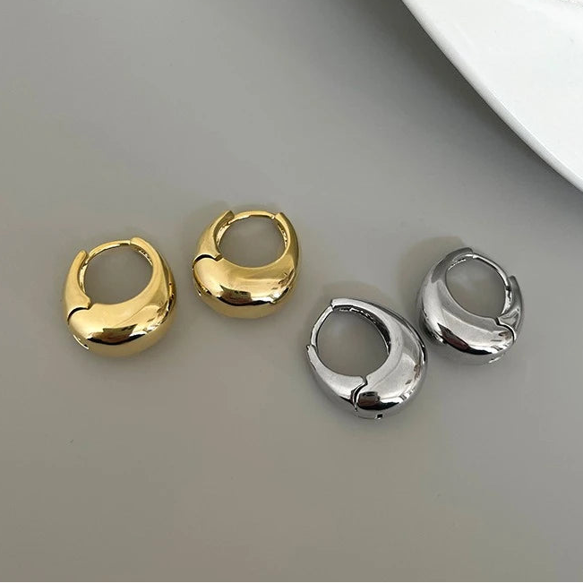 Elegante ovale Ohrstecker in 3D-Optik
