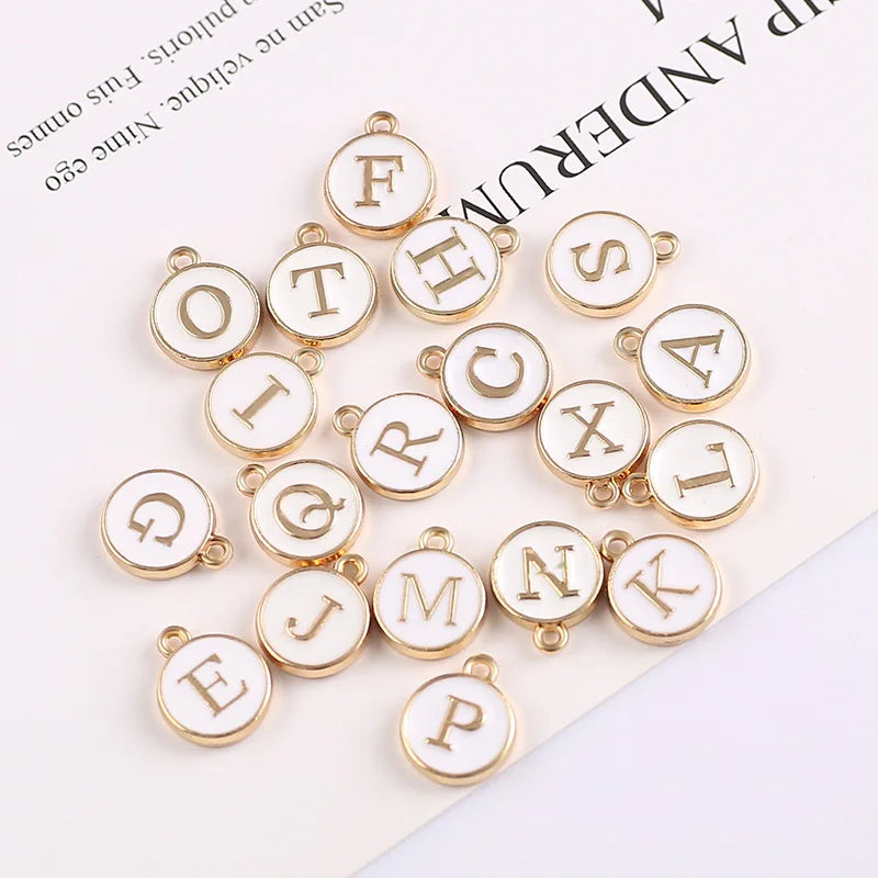 Buchstaben-Anhänger mit Emaille – 10er Set