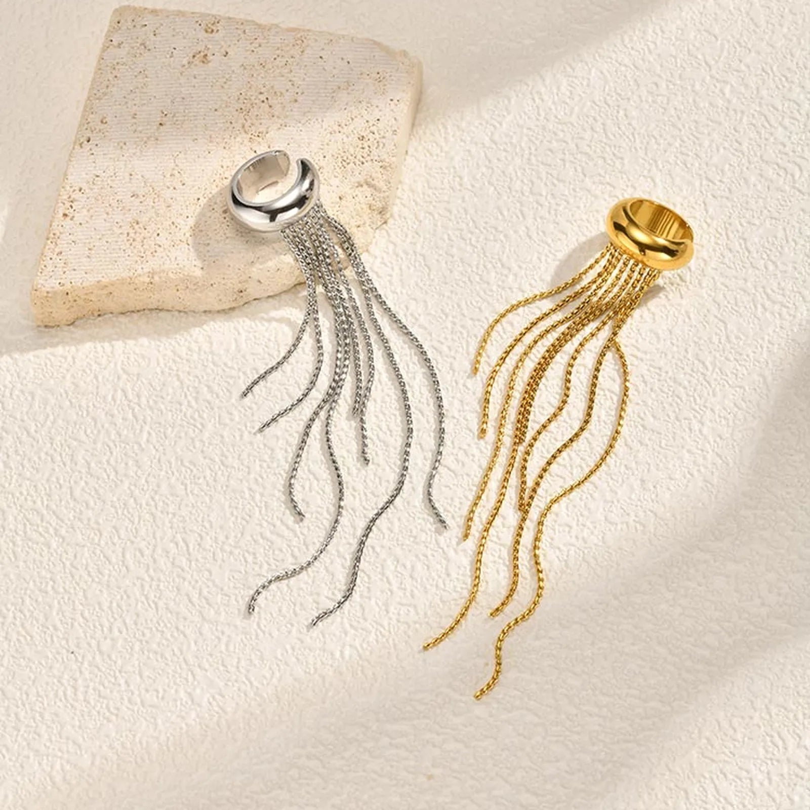 Ear Cuff mit Kette aus 18K vergoldetem Edelstahl – Ohne Ohrloch