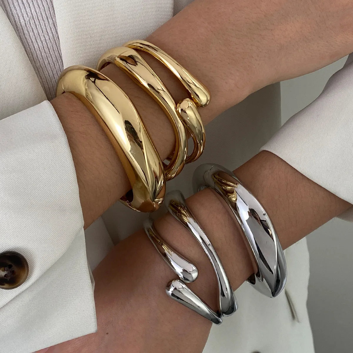 Geometrischer Armreif aus Edelstahl in Gold- oder Silberoptik